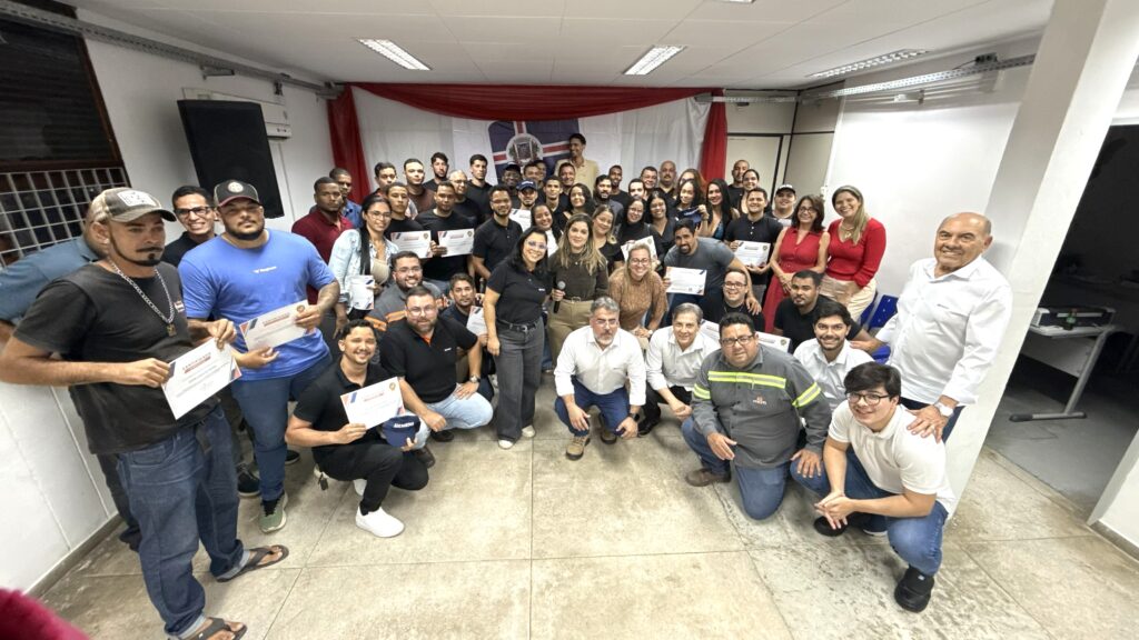 Formatura dos alunos do curso de Montador de Painéis Elétricos